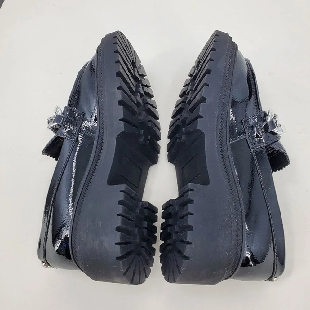 Vince Camuto || black Dakota Loafer -size 4 1/2 Youth